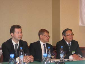 18 мая 2010 года в Москве Dell представила свои новые стратегические инициативы в мире и на российском рынке. Новая стратегия будет сосредоточена на трех основных направлениях: клиентские системы, электронная коммерция, а также повышение эффективности решений, в том числе – за счет приобретения компаний. Кроме того, представители Dell рассказали о продуктах и решениях, созданных в рамках новых стратегических инициатив.